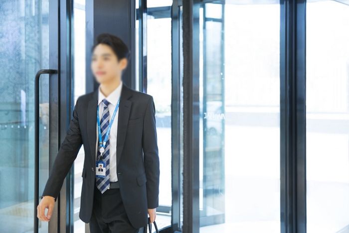 결혼하고 아이까지 둔 직장 선배를 ‘짝사랑’하는 여직원의 선 넘은 상상
