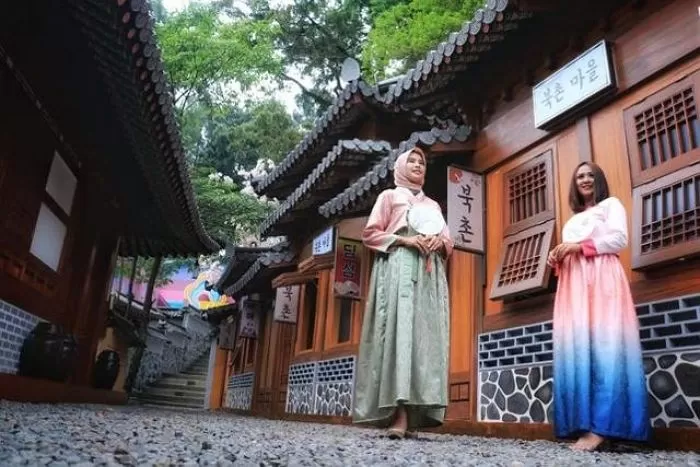 넘치는 ‘한국 사랑’ 해소하려 ‘북촌한옥마을’ 통째로 만들어버린 인도네시아 근황