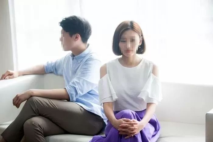 “강남 사는 금수저 남친이 명품 단 한 번도 안 사줘 서운해요”