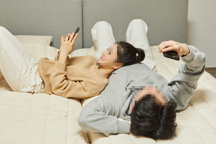 여친 ‘절벽 가슴’ 직접 본 뒤 본능적으로 애정이 식어버렸다는 남성의 고민글