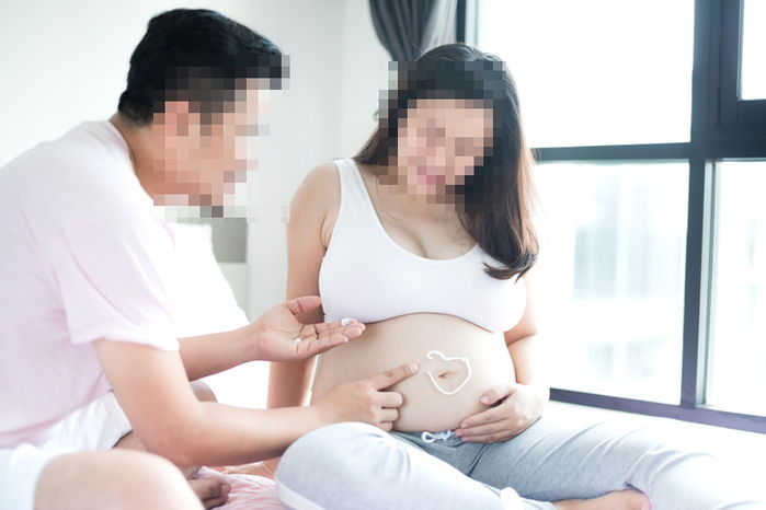 남편 원양어선 탄 사이 임신한 아내의 충격적인 ‘성매매’ 직업 활동