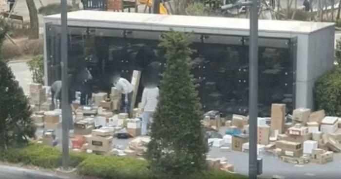 “고객님, 알아서 찾아가세요” 택배차량 진입 막은 갑질 아파트의 최후