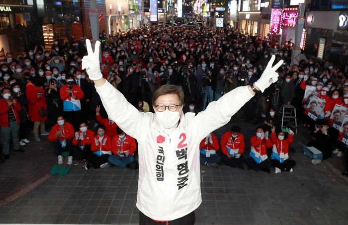 <방송3사 공동 출구조사> 국민의힘 박형준, 민주당 김영춘 따돌리고 부산시장 출구조사 승리