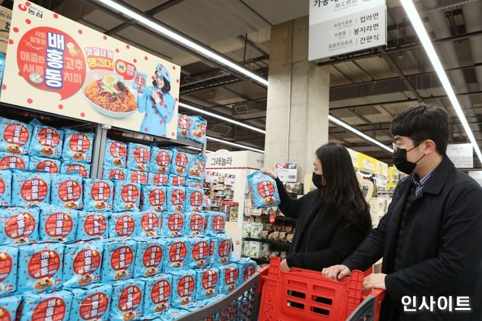 농심, ‘배홍동비빔면’ 4주 만에 700만 개 판매 돌풍