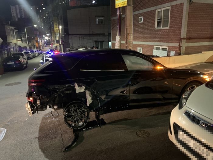 음주운전 사고 내놓고 14km 도주하다 붙잡힌 ‘제네시스’ GV70 차량 상태