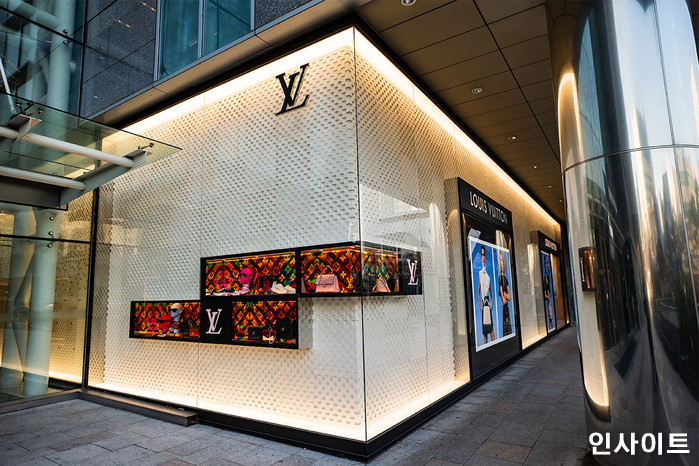 루이비통, 2020년 한국에서 매출 33%올라 ‘1조원’ 넘게 팔았다