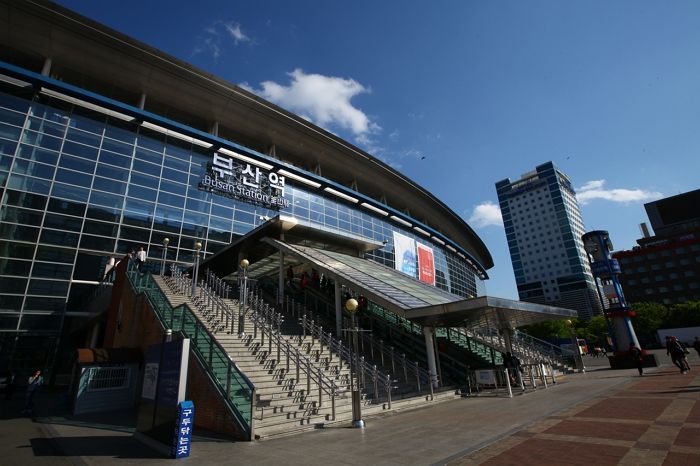 부산역 명물 ‘포장마차 거리’, 대형 화재 발생해 잿더미 됐다