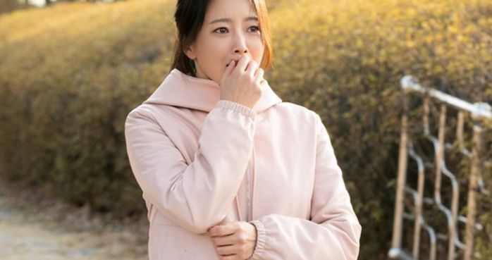 청순한 여대생이 ‘보도차’서 내려 ‘룸살롱’ 출근하는 걸 본 유부녀 언니가 깜놀해 올린 후기