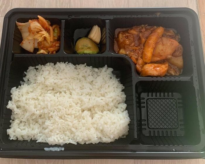 ‘부실 도시락’ 사진 SNS에 퍼지자 병사들 휴대폰 뺏은 육군 31사단