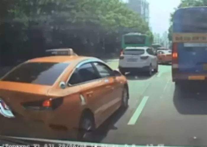 경찰, 응급환자 탄 구급차 막은 택시기사에 살인 등 ‘혐의없음’ 결론