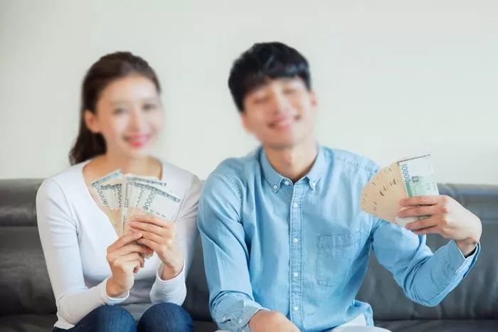 초딩 때 아빠한테 선물 받은 5만원짜리 ‘삼성 주식’ 14년 존버한 대학생의 역대급 수익률