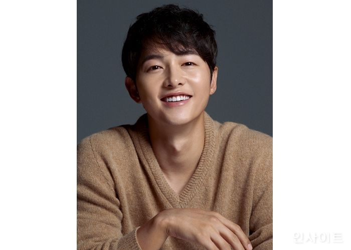 맘스터치, 2021년 대세 배우 송중기 모델 발탁