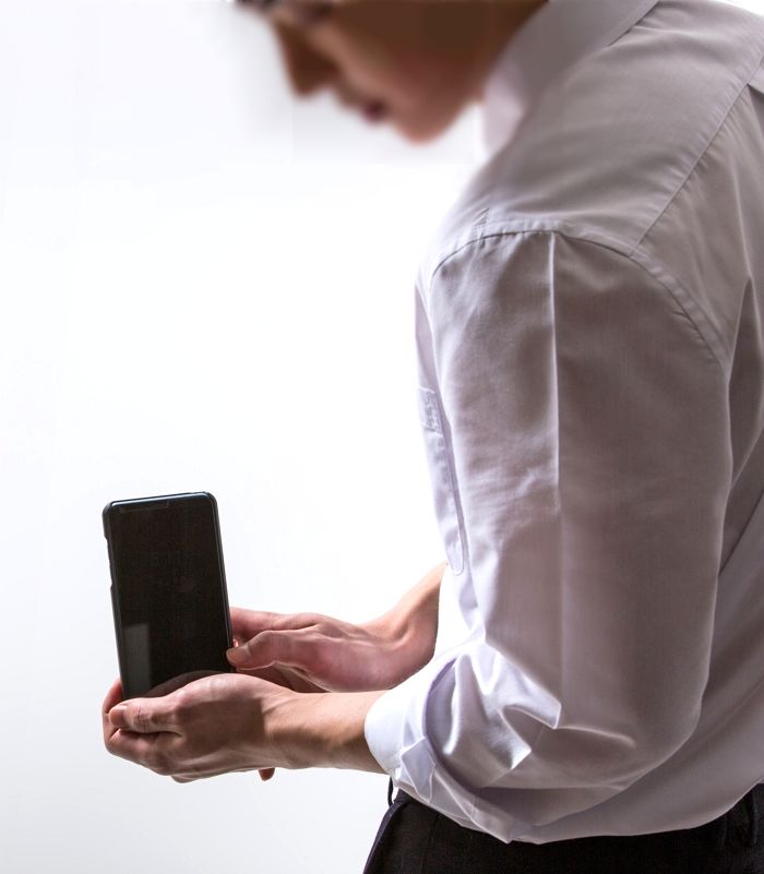 미성년자와 성관계 인증했던 ‘일베 공무원’, 집 수색하니 ‘불법 촬영물’ 수두룩하게 나왔다