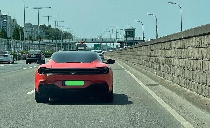 전 세계 19대만 있는 93억짜리 애스턴 마틴 한정판 한국 도로서 발견