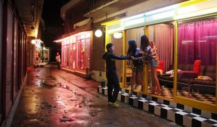 엄마한테 수원 성매매 업소 물려 받아 128억원 챙긴 ‘포주왕’ 삼남매