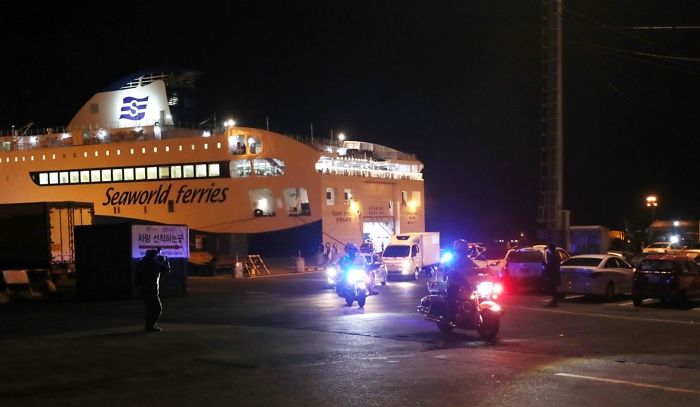 제주항에서 의문의 변사체 두 구가 이틀에 걸쳐 연이어 발견됐다