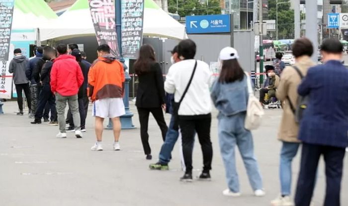 어제(28일) 하루 코로나 확진자 680명 발생···사망자는 4명 늘어