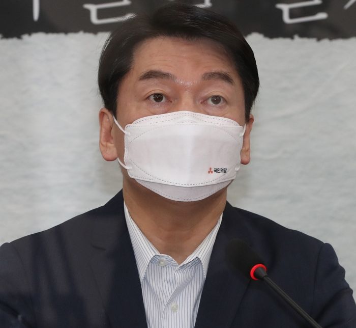 “무식하면 용감하다”···바이든에 ‘북미대화’ 촉구한 문재인 대통령 비판한 안철수