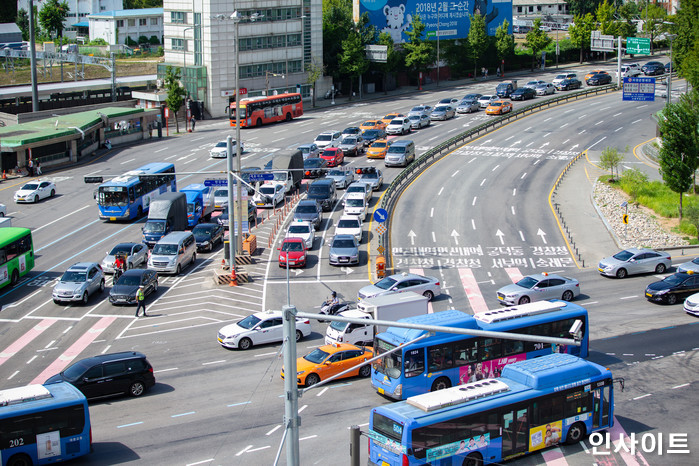 손님 태우고 운전하느라 소변 5시간 참아야 한다는 서울 742번 버스기사의 호소