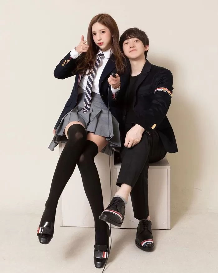 남자가 여자 때리면 독자 항의 들어올까 봐 스토리 바꾼 네이버 웹툰 ‘프리드로우’ 작가