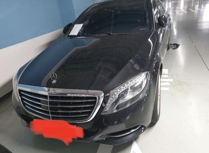 “딱지 그만 붙여라. 찾아가서 죽이기 전에”...주차장 출구 쪽에 차 세워둔 벤츠 차주가 붙여둔 협박 쪽지