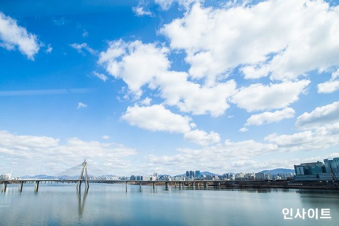 어린이날 맞아 ‘초미세먼지 결계’ 쳐진 한반도 상황
