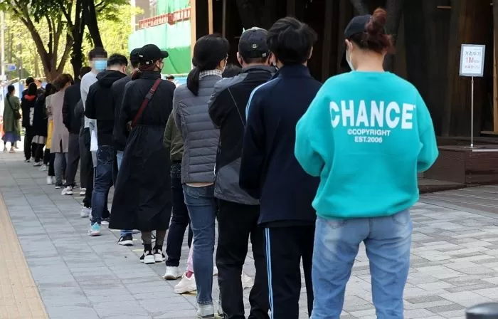 “열흘 만에 다시 폭증”···어제(7일) 국내 코로나 확진자 701명