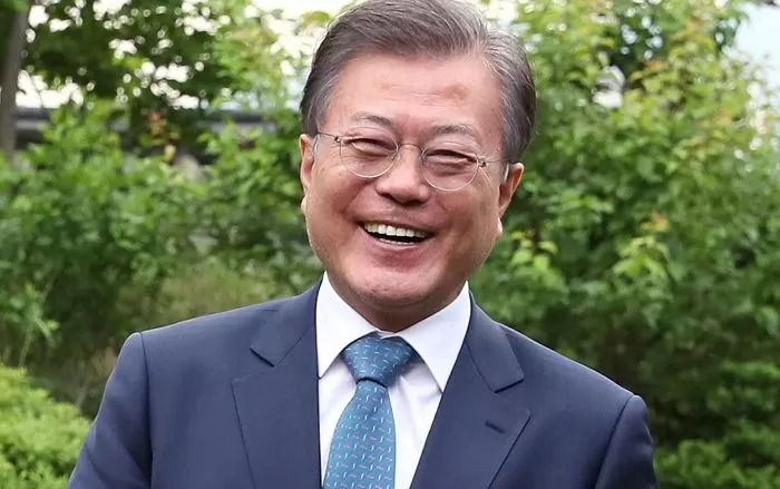 취임 4주년 앞둔 문재인 대통령 지지율 34%…역대 대통령 중 최고 기록