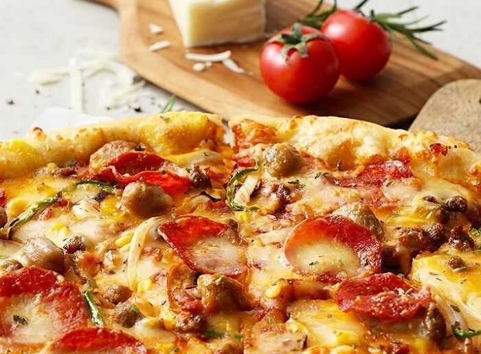 오늘(10일)부터 도미노 피자 한판 주문하면 ‘한판 더’ 준다