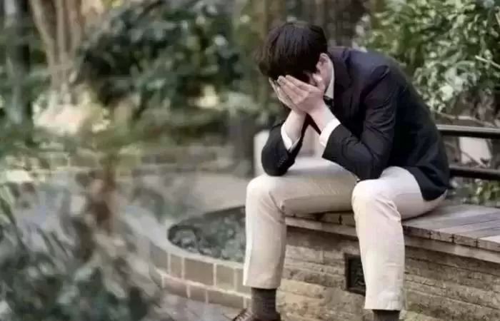 스토킹하는 전여친 아빠에게 보복 폭행 당한 남성···극단적 선택