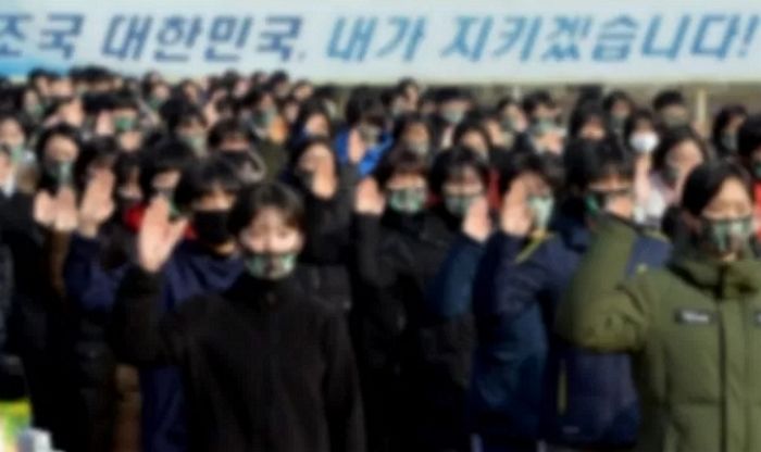 “끌어주고 밀어주고”...여군 장교끼리 모인 ‘사조직’ 정황 포착