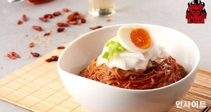 금비유통, 물-비빔냉면 합친 매운냉면 ‘불마왕냉면’ 출시