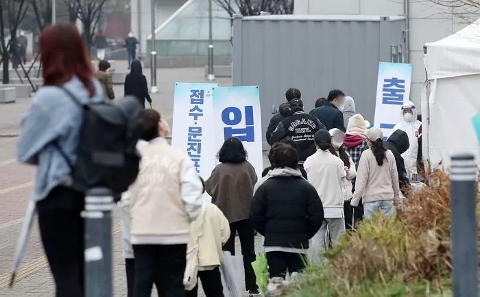 “누적 13만명 넘어”···어제(13일) 하루 국내 코로나 확진자 747명 발생