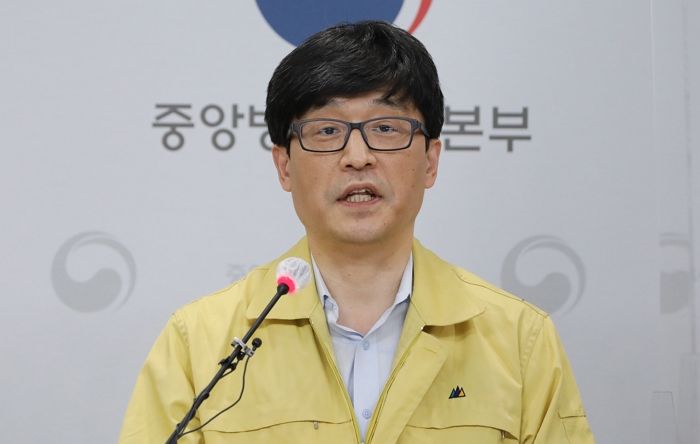 방역당국 “미국 가서 맞은 백신 ‘이상 반응’ 책임 못 진다”