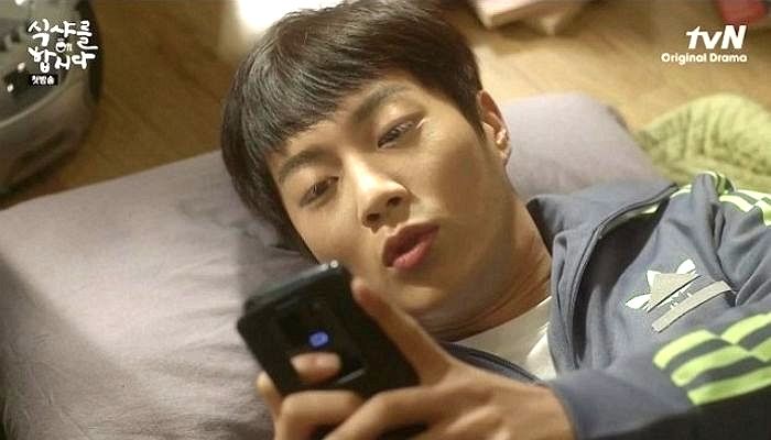‘첫사랑’ 여자친구에게 스승의 날이라고 기프티콘 쐈다가 도른자 소리 들은 남성
