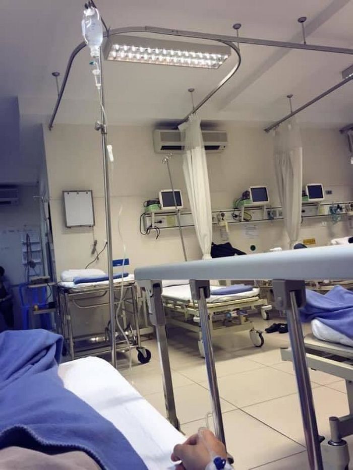 “딱 10분만!” 여친 말에 집앞서 30분 넘게 기다리다 너무 배고파 ‘기절’해버린 남성