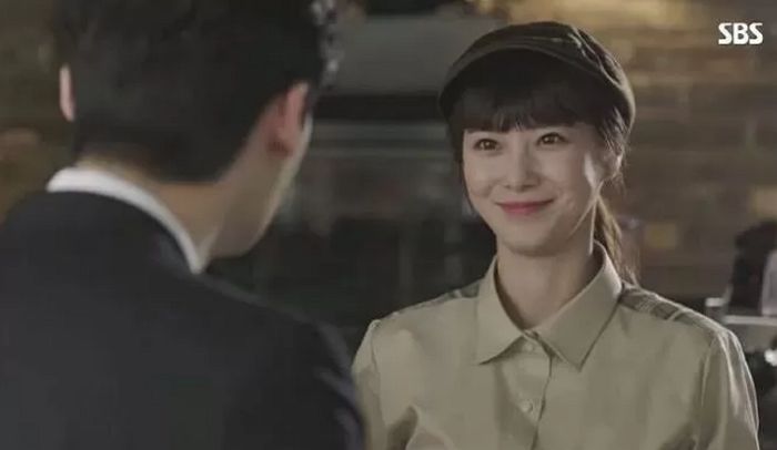 근무 중 ‘프라푸치노’ 같은 비싼 음료 6잔씩 셀프로 만들어 먹는 카페 알바생