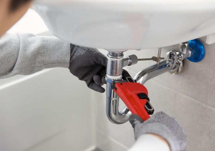 현관에 “보일러 수리한다” 쪽지 붙어 있다고 함부로 문 열어주면 안 되는 이유