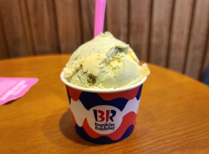 시원한 ‘파인애플+그린애플’ 아이스크림에 공룡 콕콕 박힌 배라 신상 ‘디노 젤리’