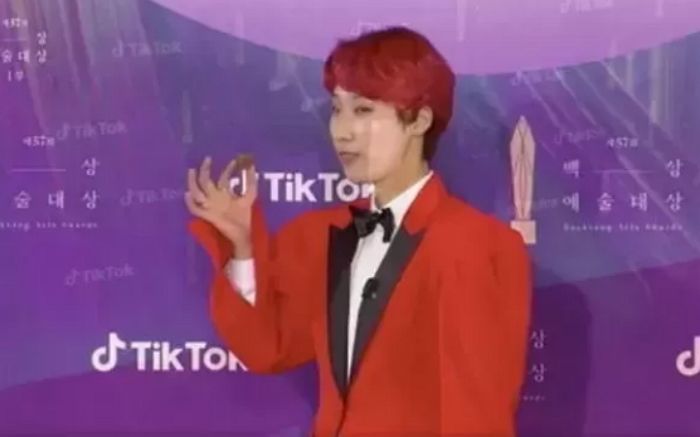 “재재 공중파 출연 금지” 청원 보고 ‘엄지·검지짤’ 올리며 조롱하는 중국 누리꾼들