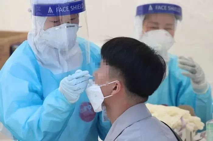 “코로나19 치명률 점점 떨어져 ‘계절 독감’처럼 되고 있다”