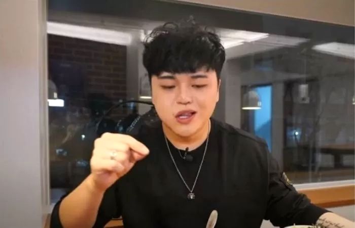 ‘국수집 몰카’ 논란 뒤 달리는 비판 댓글 찾아가 하나하나 다 반박 중인 하얀트리