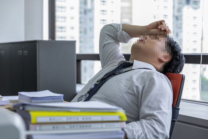 체력 뚝뚝 떨어지는 ‘20대 중후반’ 된 당신이 꼭 챙겨 먹어야 할 필수 영양제 5