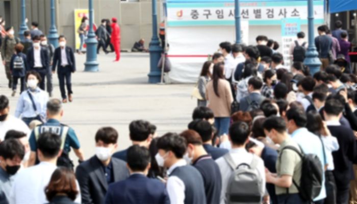 어제(26일) 코로나 확진자 629명 발생···사망자는 3명 늘어