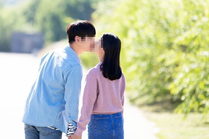 썸녀가 남친 있으면서 잠자리한 사실 알게 되자 자취방 화장실에 ‘비밀편지’ 써놓고 간 남성