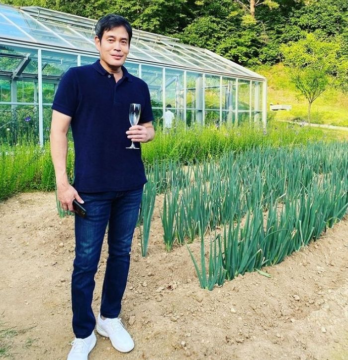 자사 호텔 식당 소개하며 ‘샥스핀’ 요리 홍보해 뭇매 맞고 있는 정용진