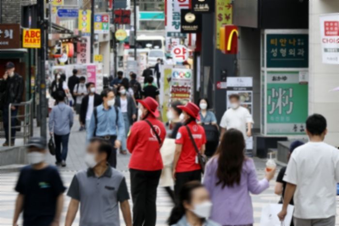 어제(27일) 코로나 확진자 587명 발생···사망자는 3명