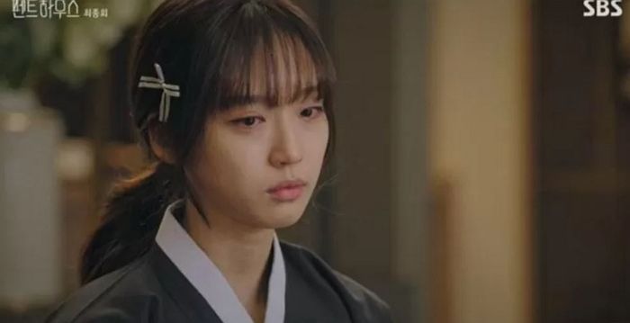 학생 아버지 돌아가신 사실 반 전체에 공지한 담임···“슬픔 나누기 위해” vs “프라이버시”