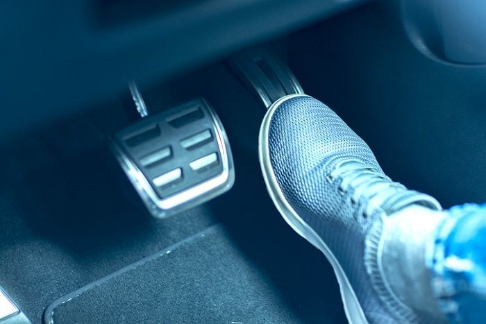 새벽에 람보르기니 타고 자유로 질주하던 남성 가드레일 들이받고 즉사