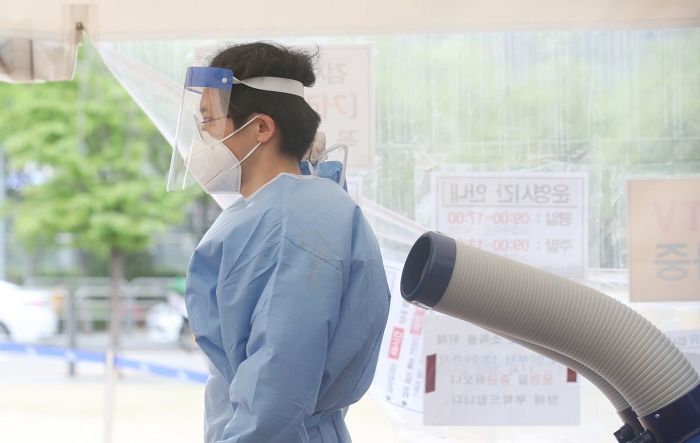 어제(30일) 코로나 확진자 430명 발생…“3월30일 이후 최소”